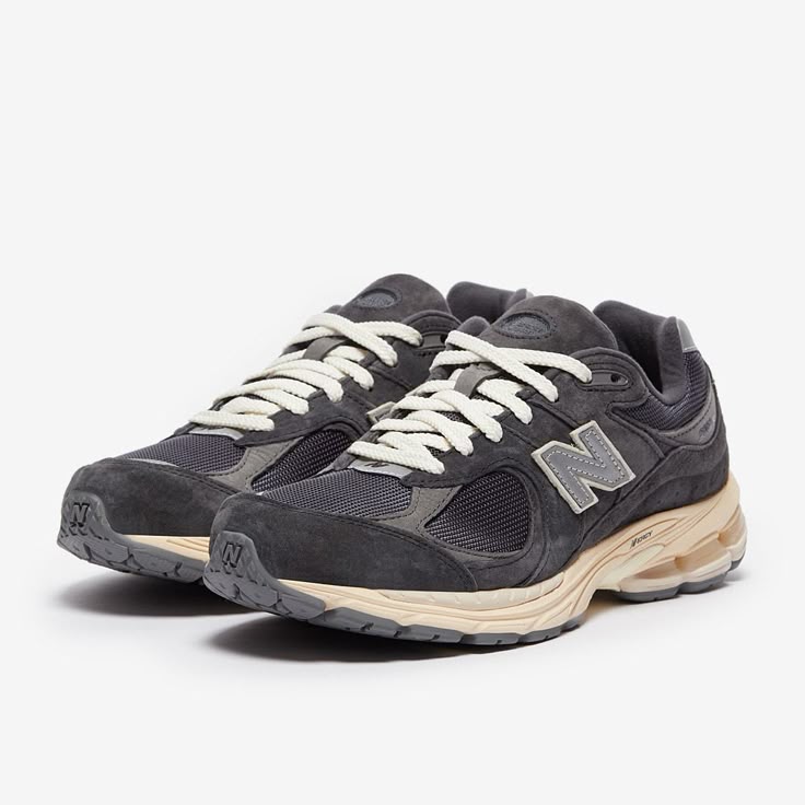 New Balance 2002R